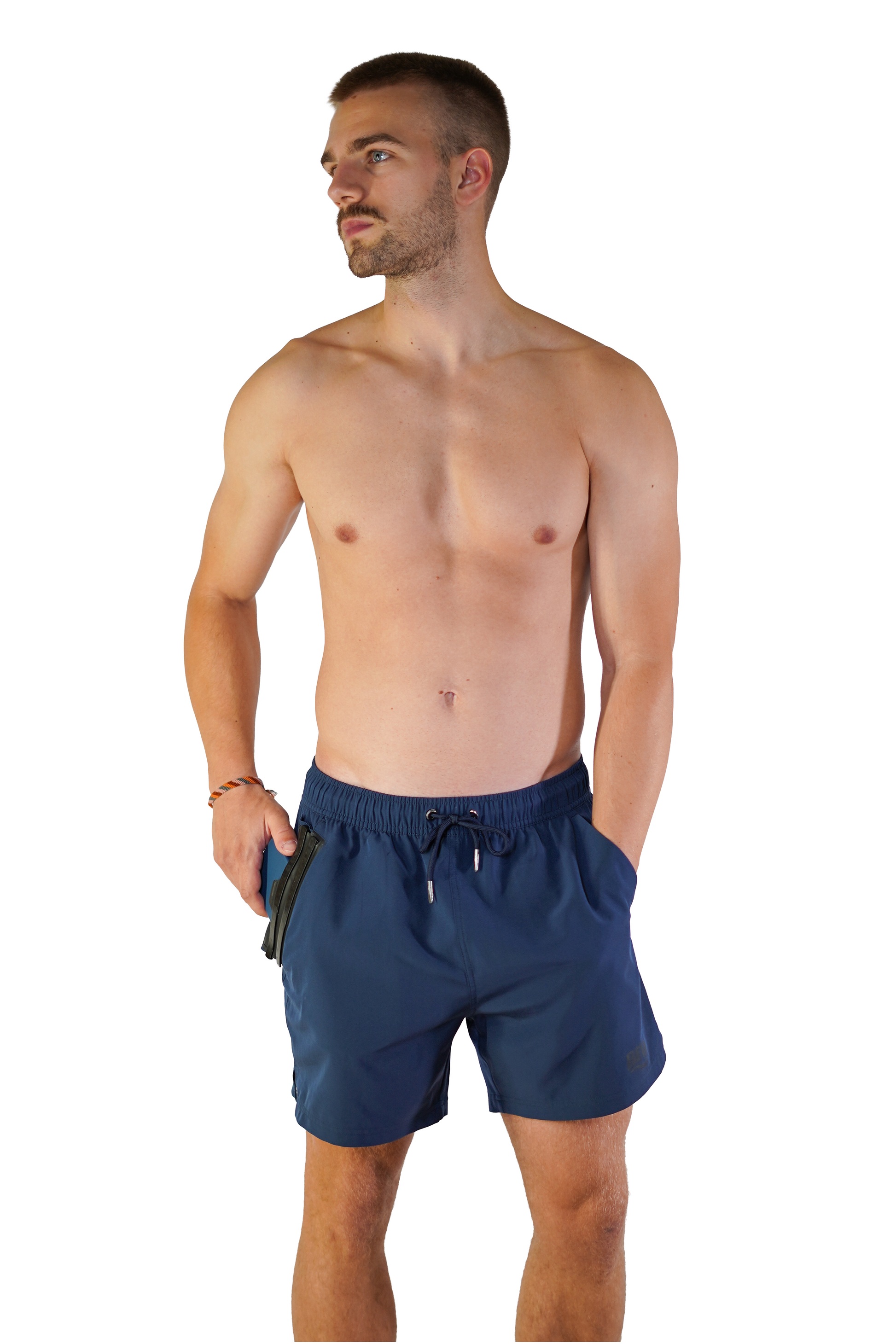 Beva Badehose mit wasserfester Tasche, Model seitlich schaut zur Seite