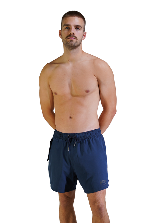 BEVA Badehose mit wasserfester Tasche, Model schaut nach vorne